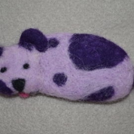 брошка-малышка песик.