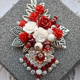 Брошь в технике авторского плетения "Жозефина"