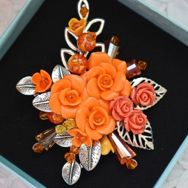 Брошь в технике авторского плетения "Оранжевая песенка"