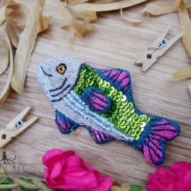 Брошь рыбка