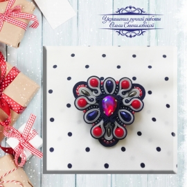 Сутажная брошь "Сочная брусника"