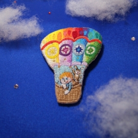 Брошь  "Воздушный шар"