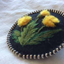 Брошь Одуванчики