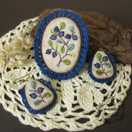 Брошь "Черника"