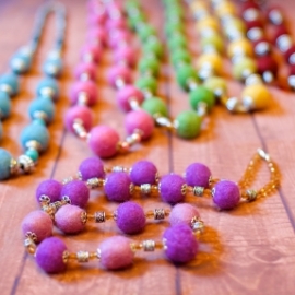 Бусы валяные, из шерсти Мериноса