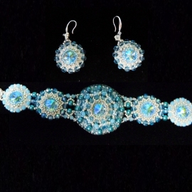 Браслет и серьги из бисера "Голубой хрусталь"