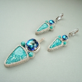 Голубые серьги и кулон из бисера с амазонитом и Сваровски