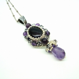 Серебряный кулон из бисера с аметистом и Сваровски