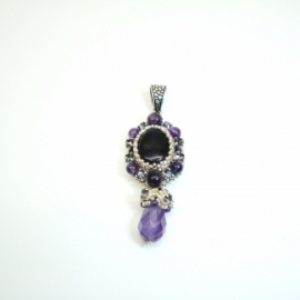 Серебряный кулон из бисера с аметистом и Сваровски