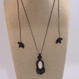 Кулон "Солнечное затмение" из Агата, плетеный в технике макраме