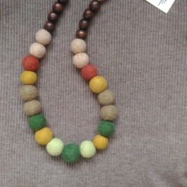 валяные бусы