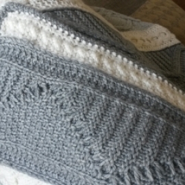 Плед вязанный "Оттенки серого"