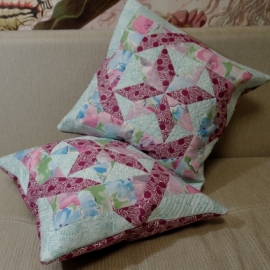 Комплект декоративных диванных подушек "Вертушка"