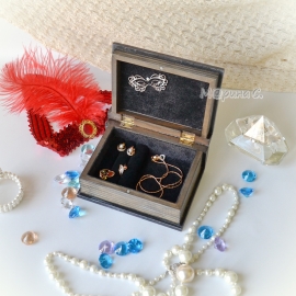 Шкатулка-книжка "Карнавал" .