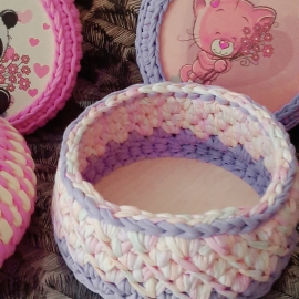 Корзинка "Котенок с букетом"