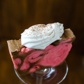 Мыло ручной работы "Клюквенный пломбир"