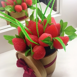 Клубничный букет