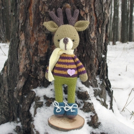 Олень в шарфике