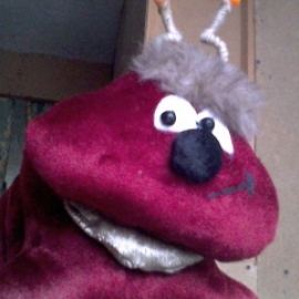 Гусеничка из мебельного вилюра