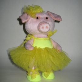Свинка "Балеринка"  - Уже при домике.