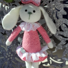 Игрушка "Зайка-воображуля".