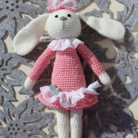 Игрушка "Зайка-воображуля".