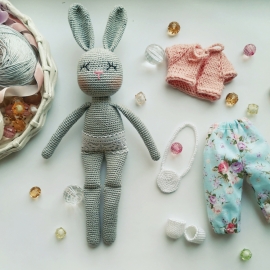 Вязаный зайчик