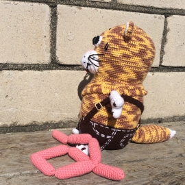 Вязаная игрушка кот Василий