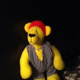 Желтый мишка ручной рабты