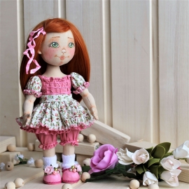 Куколка коллекционная текстильная Сонечка