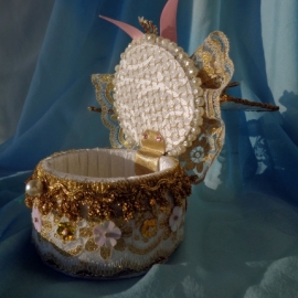 Кукла-шкатулка "Золотистый Ангел"