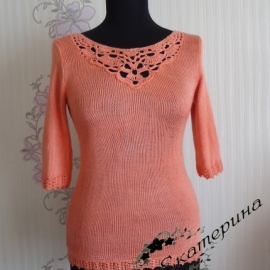 Вязаная кофта с ажурной вставкой