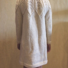 Пальто вязаное для девочки 8-9 лет