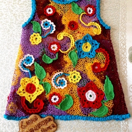 Вязаное детское платье