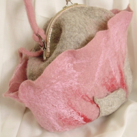 Сумочка Вьюнок валяная