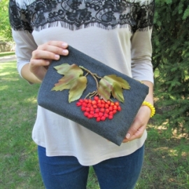 Косметичка вышитая лентами "Калина"