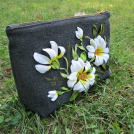 Косметичка "Ромашки", вышитые лентами.