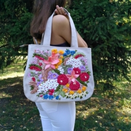 Льняная сумка, вышитая лентами "Гармония лета"