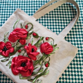 Сумка льняная, вышитая лентами "Маки"