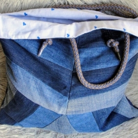 Сумка из джинсовых лоскутков
