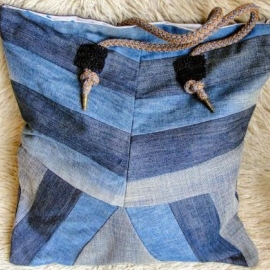 Сумка из джинсовых лоскутков