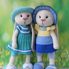 Вязаная зайка