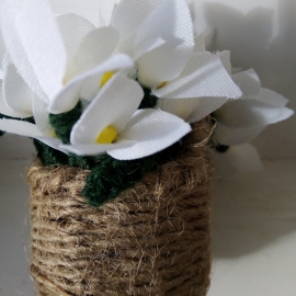 Корзина с подснежниками