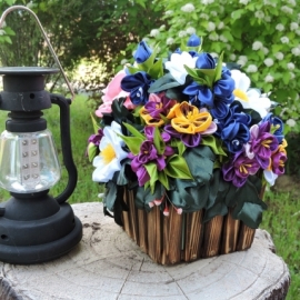 Цветы в лукошке