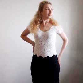 Черно-белое платье-мельница