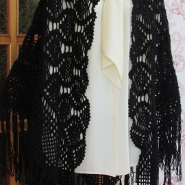 Шаль вязаная Черный ажур