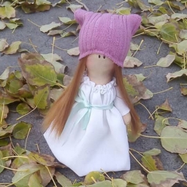 Лизонька в белом платье