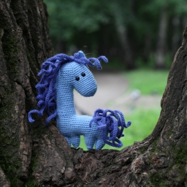 Лошадка для малышей вязаная крючком