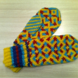 Варежки женские