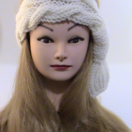 Повязка на голову белая вязаная